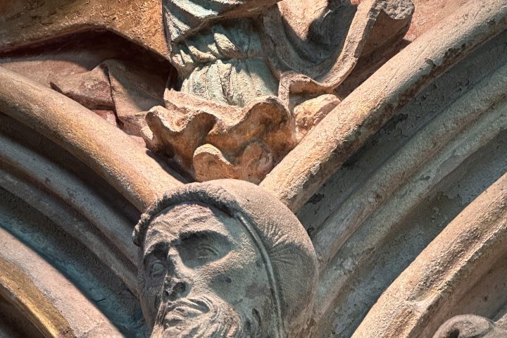 a statue of a person